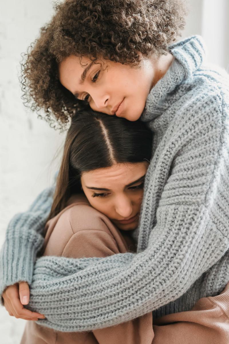 Comfort hug-cdb457dc1d634d1d9ebef51a9c3bed64.jpg Comfort hug