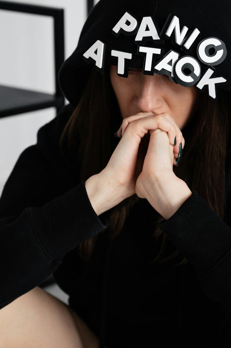 Emotional distress-8946fddf0db04b2e9479585c0ddcd08c.jpg Emotional distress